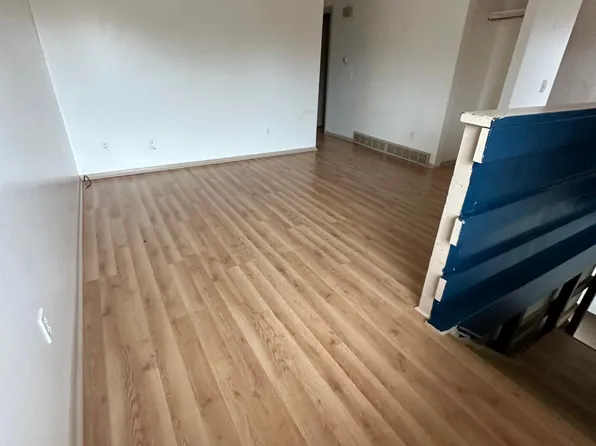 303 Beechwood St APT C, Louisville, OH 44641