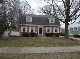 17523 Henry St, Lansing, IL 60438