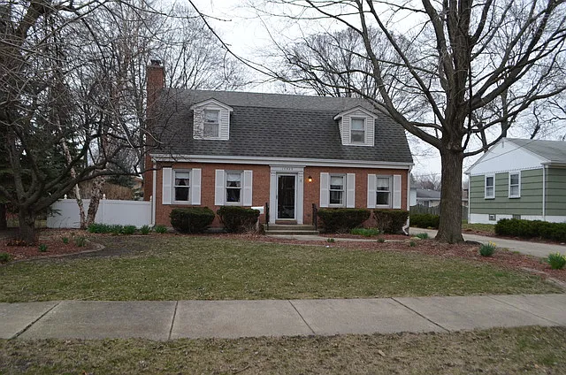 17523 Henry St photo 1