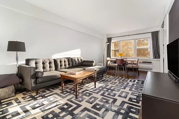 1st image of 10 Plaza St E APT 5B