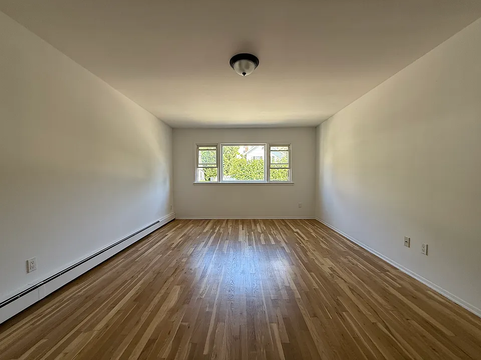 1 Oak Ave #1