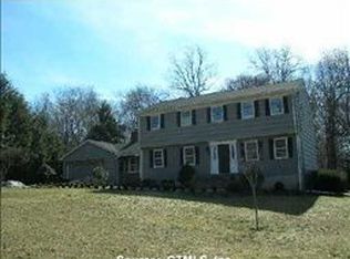 12 Yorktown Cir, Trumbull, CT 06611
