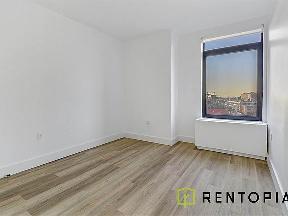 5th image of 224 E 135th St #2303