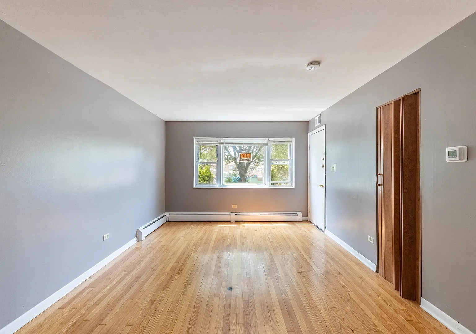 3 bed, 1000 sqft, $1,650 — Photo 3