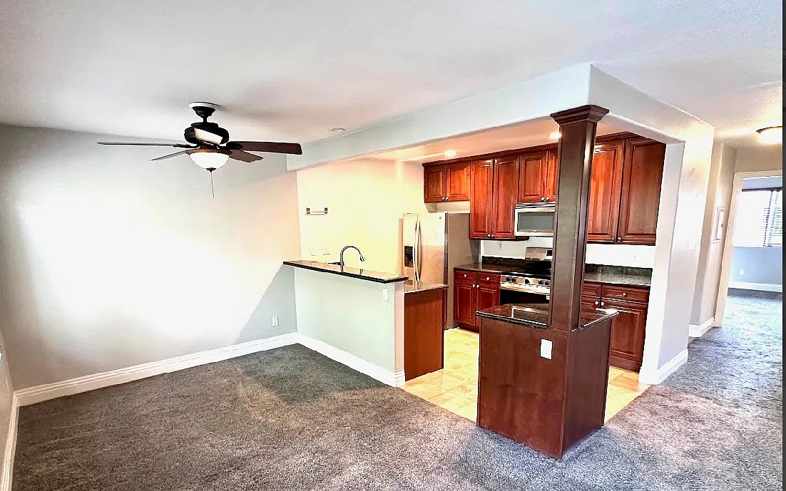 2 bed, 1017 sqft, $3,200 — Photo 3