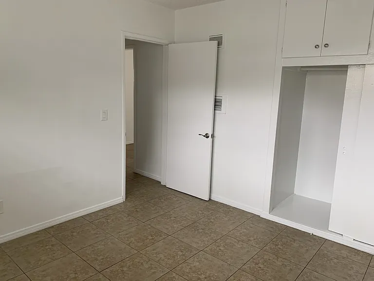 312 N Rose St #6F — Photo 4