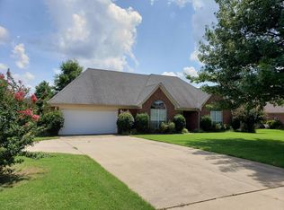 1423 Holly Springs Rd, Hernando, MS 38632