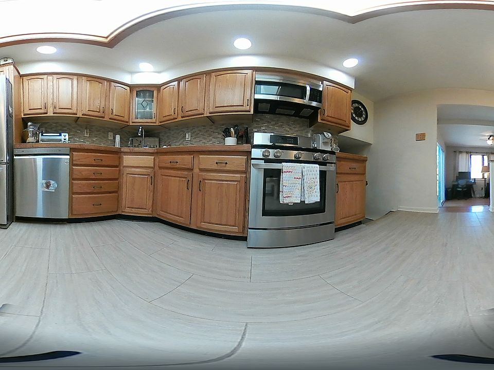 2nd image of 63 Boxwood Rd