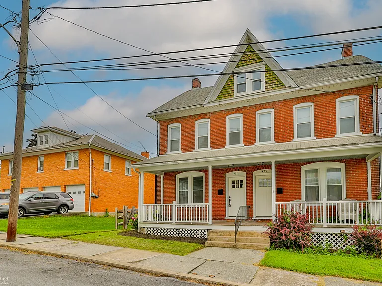 421 Union St — Photo 1