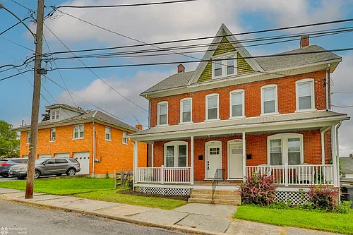 421 Union St Photo 1