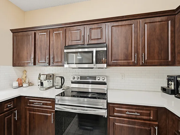 15073 Oak Chase Ct — Photo 10