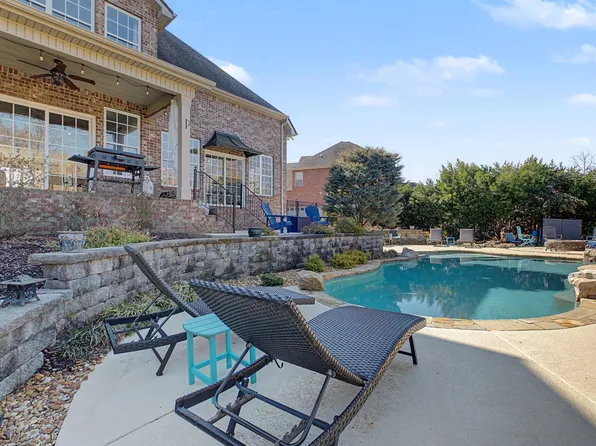 427 Creekview Dr, Murfreesboro, TN 37128