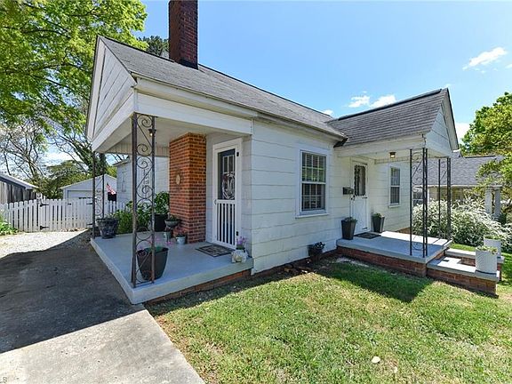 2nd image of 1706 Roseland St