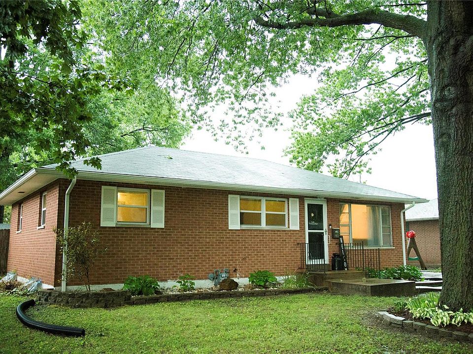 1st image of 40 Villa Ct