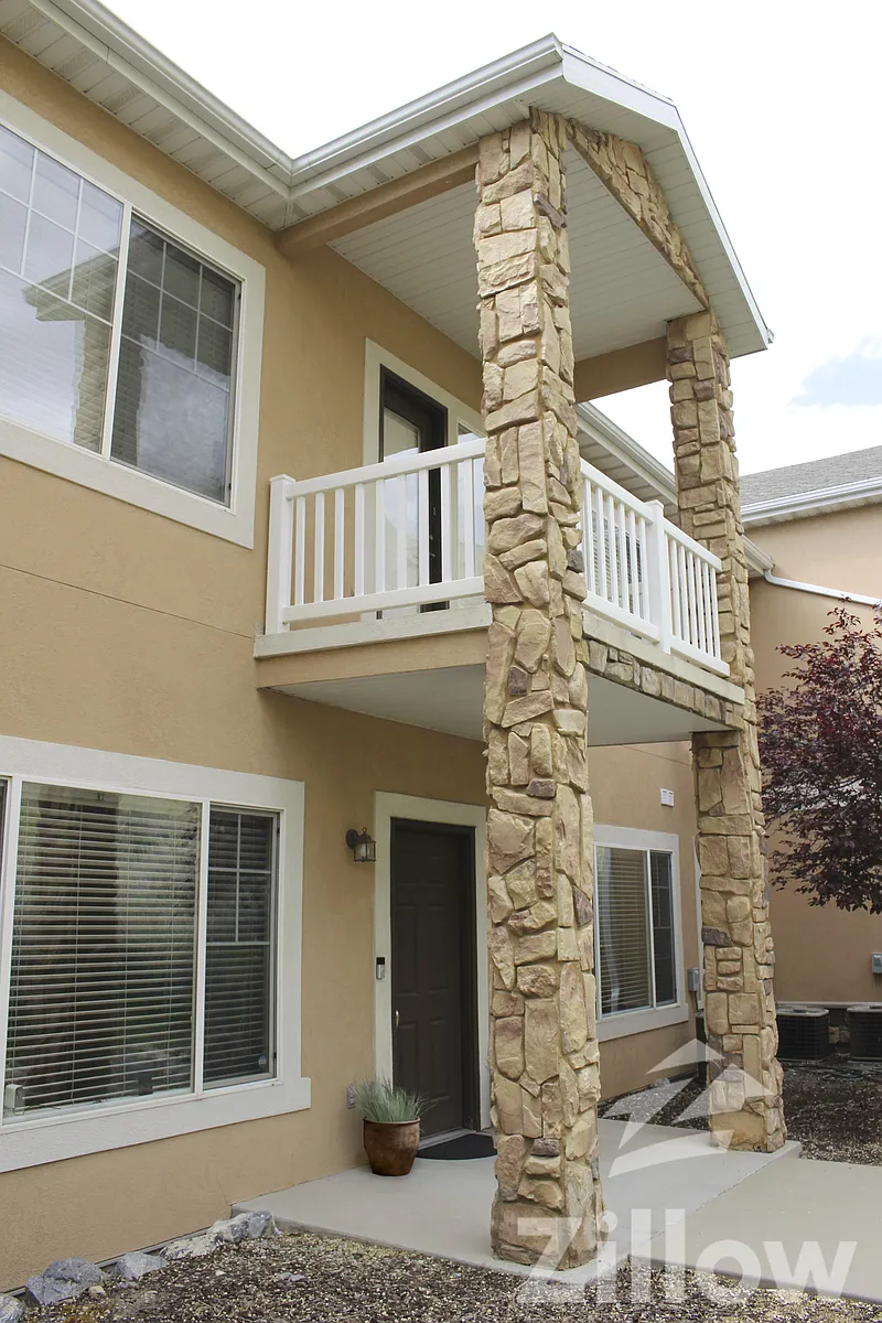 Building Photo - 1145 S Canyon Meadow Dr #10