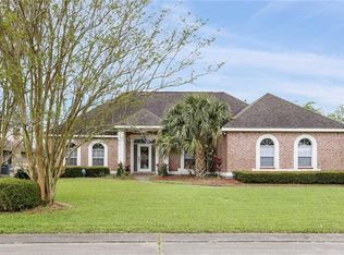1624 Lake Salvador Dr, Harvey, LA 70058