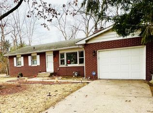 402 Lake Hills Rd, Michigan City, IN 46360