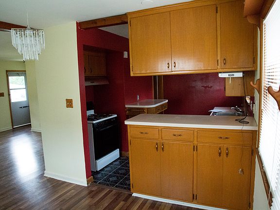 5th image of 8224 W Brentwood Ave