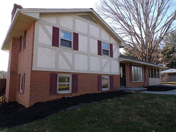 2nd image of 206 Williams Ave