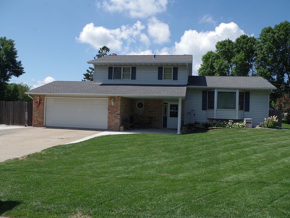 1st image of 2212 Westview Dr