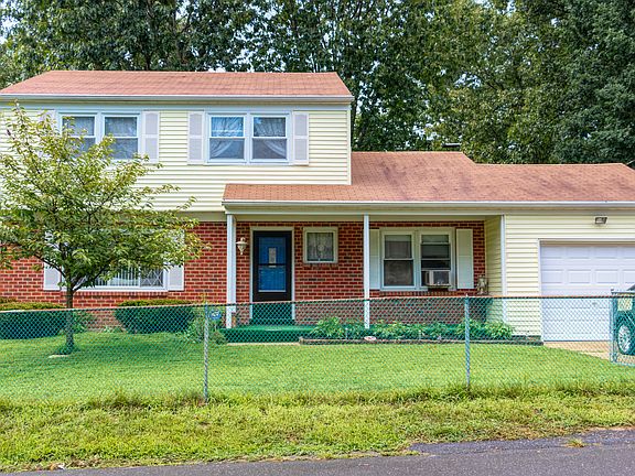 2nd image of 126 Morris St