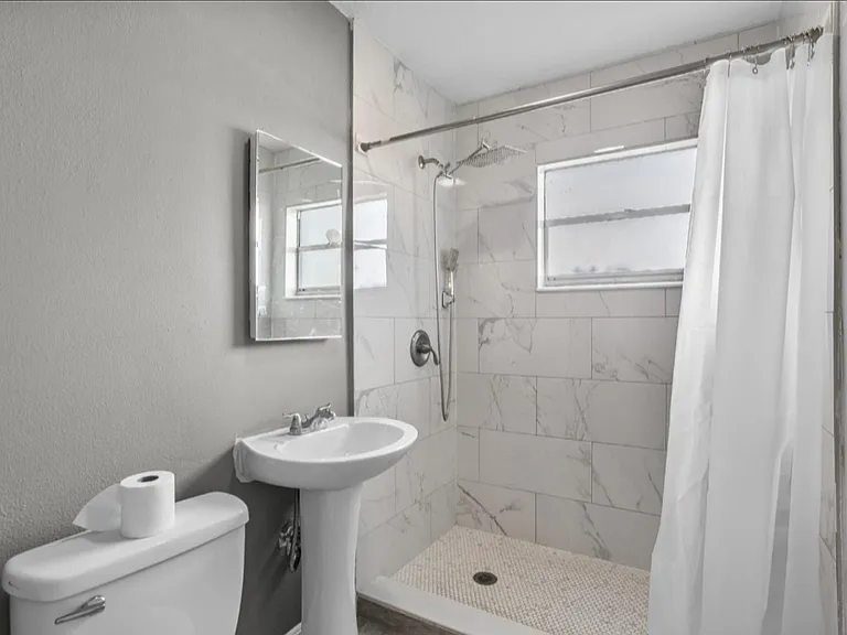 405 Poinciana Cir #1 — Photo 14
