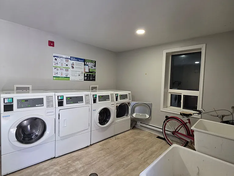 70 Victoria Ave S #3 — Photo 9