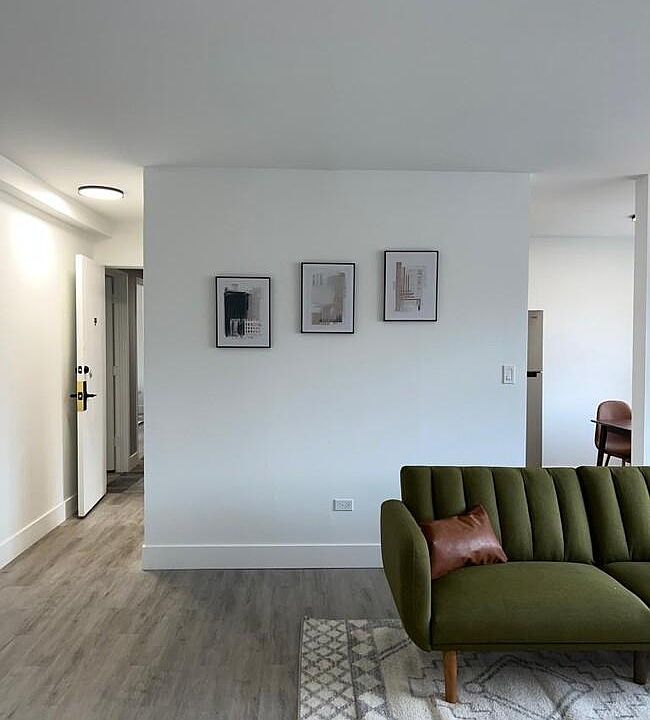 1st image of 5555 N Rockwell St APT 304