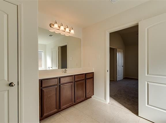 5th image of 2308 Sablewood Dr