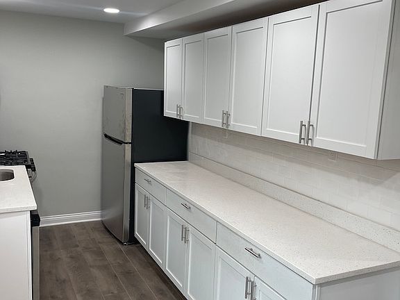 3rd image of 125 W Virginia St #12