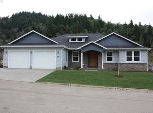 440 Oak Valley Loop, Winchester, OR 97495