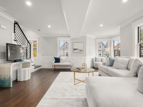 11 Macarthur St #B, Somerville, MA 02145