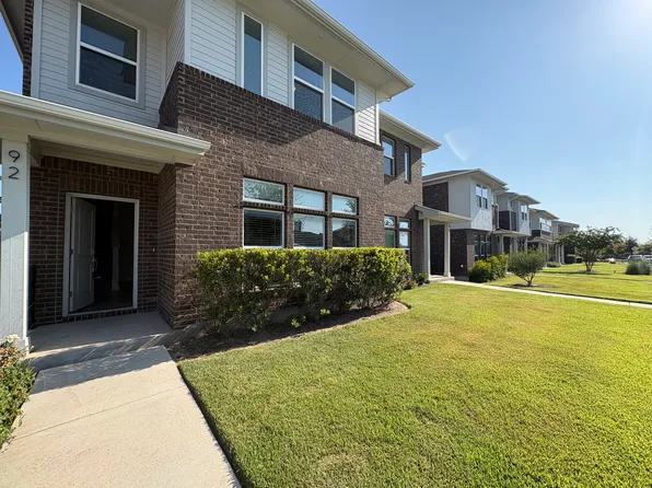 605 W South St #92, Leander, TX 78641