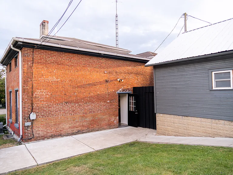 117 E Vine St — Photo 14