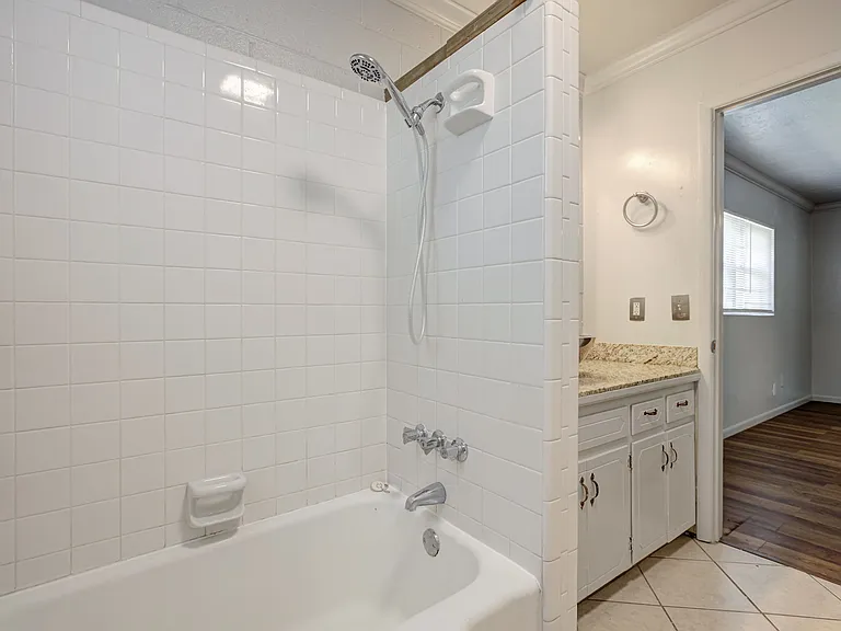 910 Garver St — Photo 25