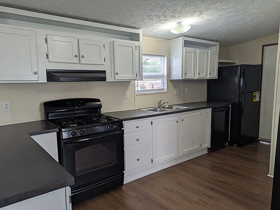 2nd image of 244 Roosevelt Dr #244