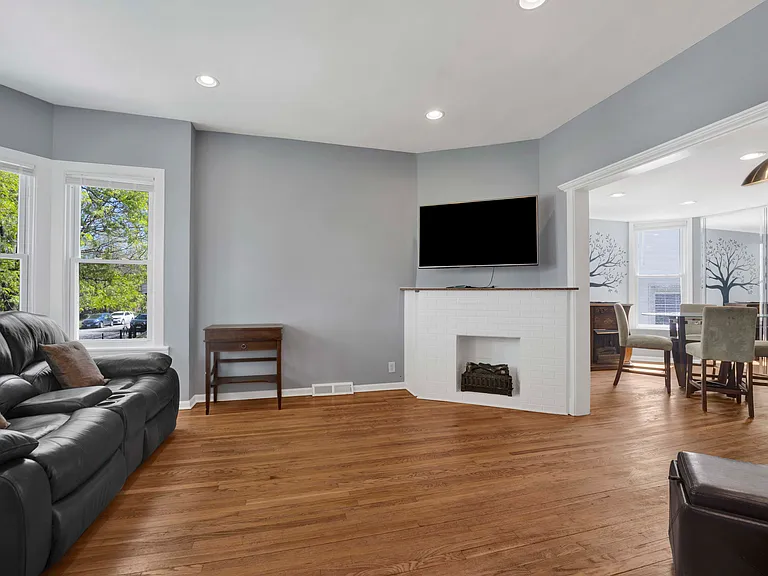 3721 W Shakespeare Ave — Photo 7