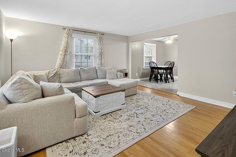 3rd image of 17 Schuyler Avenue