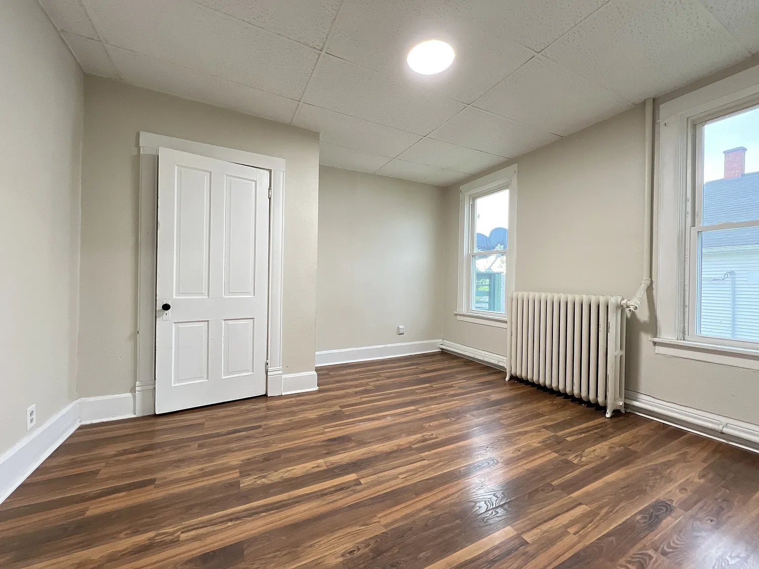 1008 Rhomberg Avenue - 1010 — Photo 4