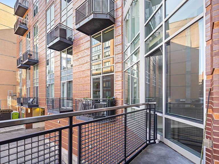 1515 15th St NW #201 — Photo 17