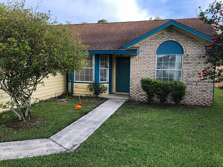 418 Moby Dick Dr S — Photo 1