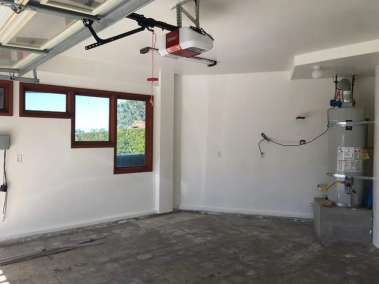 610 Amphitheatre Dr — Photo 25