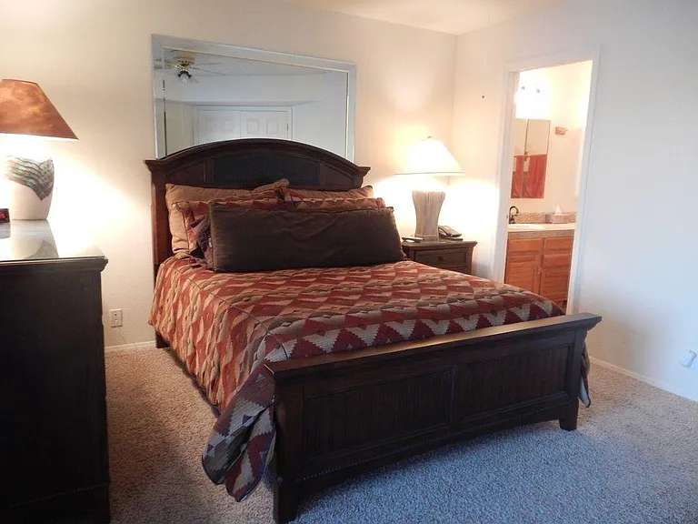 9007 W Port Royale Ln — Photo 9