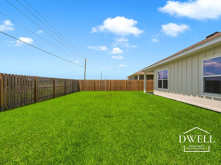 1009 Hayward Loop — Photo 34
