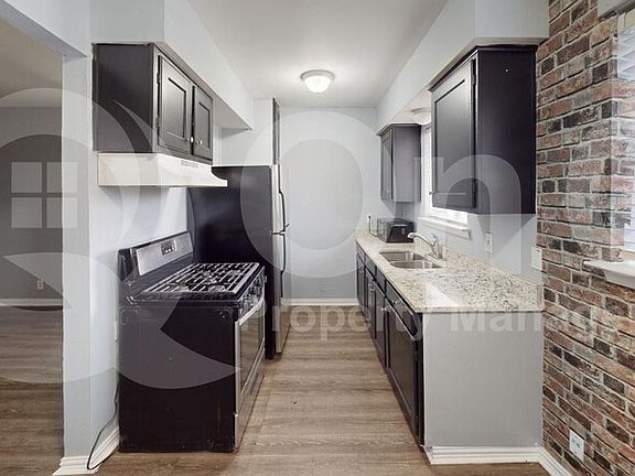3rd image of 2701 Hemphill St APT 206