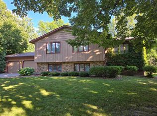 1004 Pleasant View Dr SE, Willmar, MN 56201