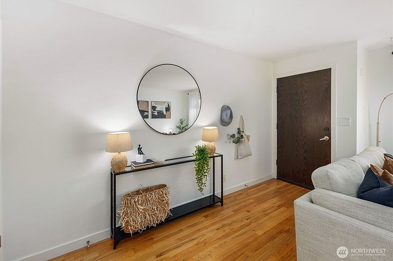 4th image of 7106 California Avenue SW #101