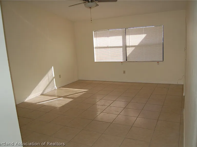 4927 Manatee Dr — Photo 7