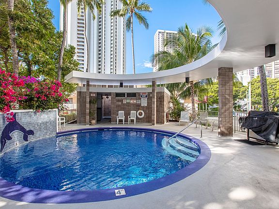 2nd image of 2611 Ala Wai Blvd APT 2102