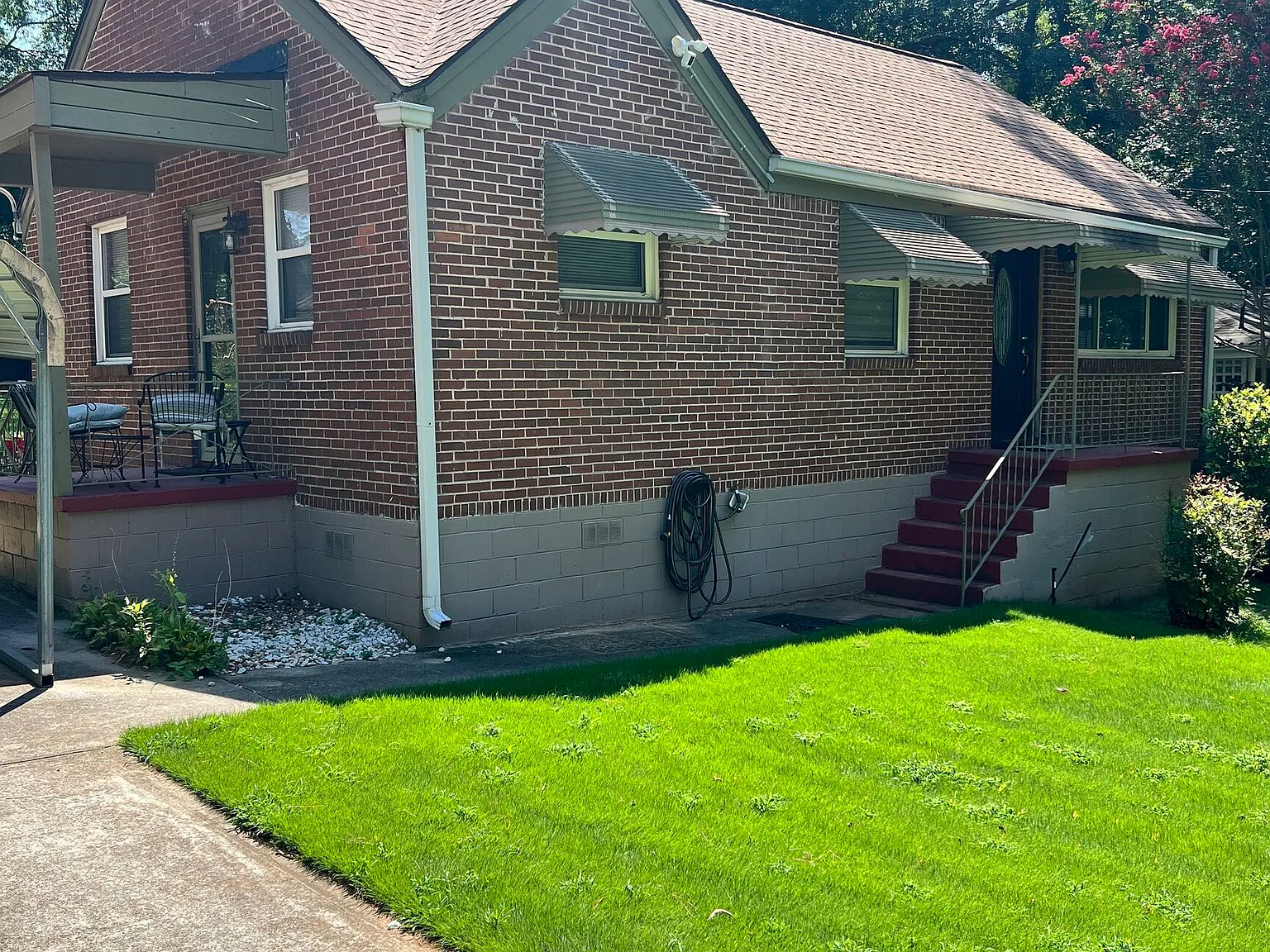 2 bed, 1.0 bath, 936 sqft, $1,495 — Photo 2